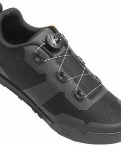 Giro Tracker, Black